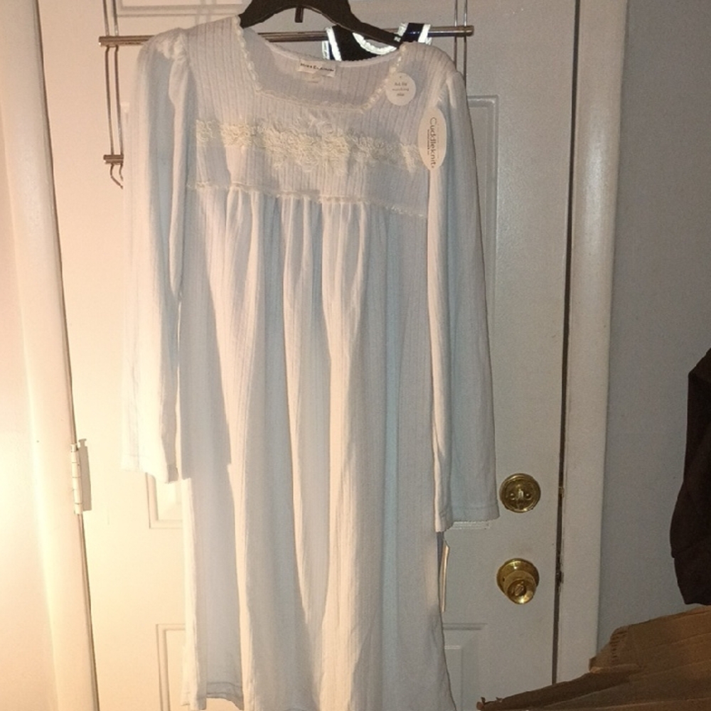 Miss Elaine Cream Long Sleeve Nightgown
